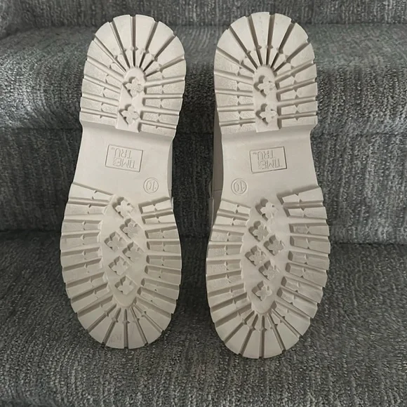 Time and Tru Cream the lug loafer - Picture 2 of 5